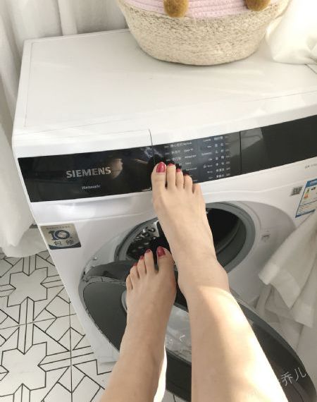 黄色欧美女头_高清免费播放