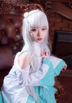 av亚洲狼窝_电影未删减版