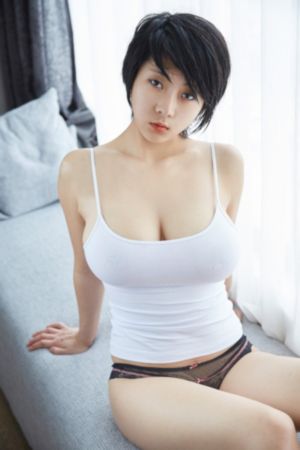 欧美蓝珍珠项链_BD英语在线播放