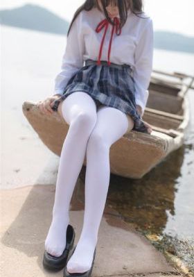 亚洲制服师生无码中文_字幕高清版在线观看