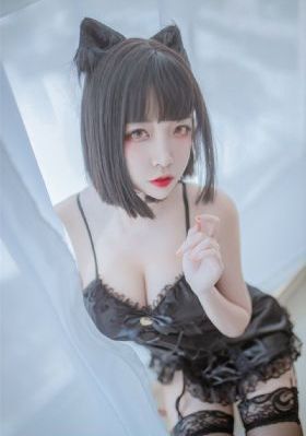 欧美女星套装街拍_DVD神马在线观看